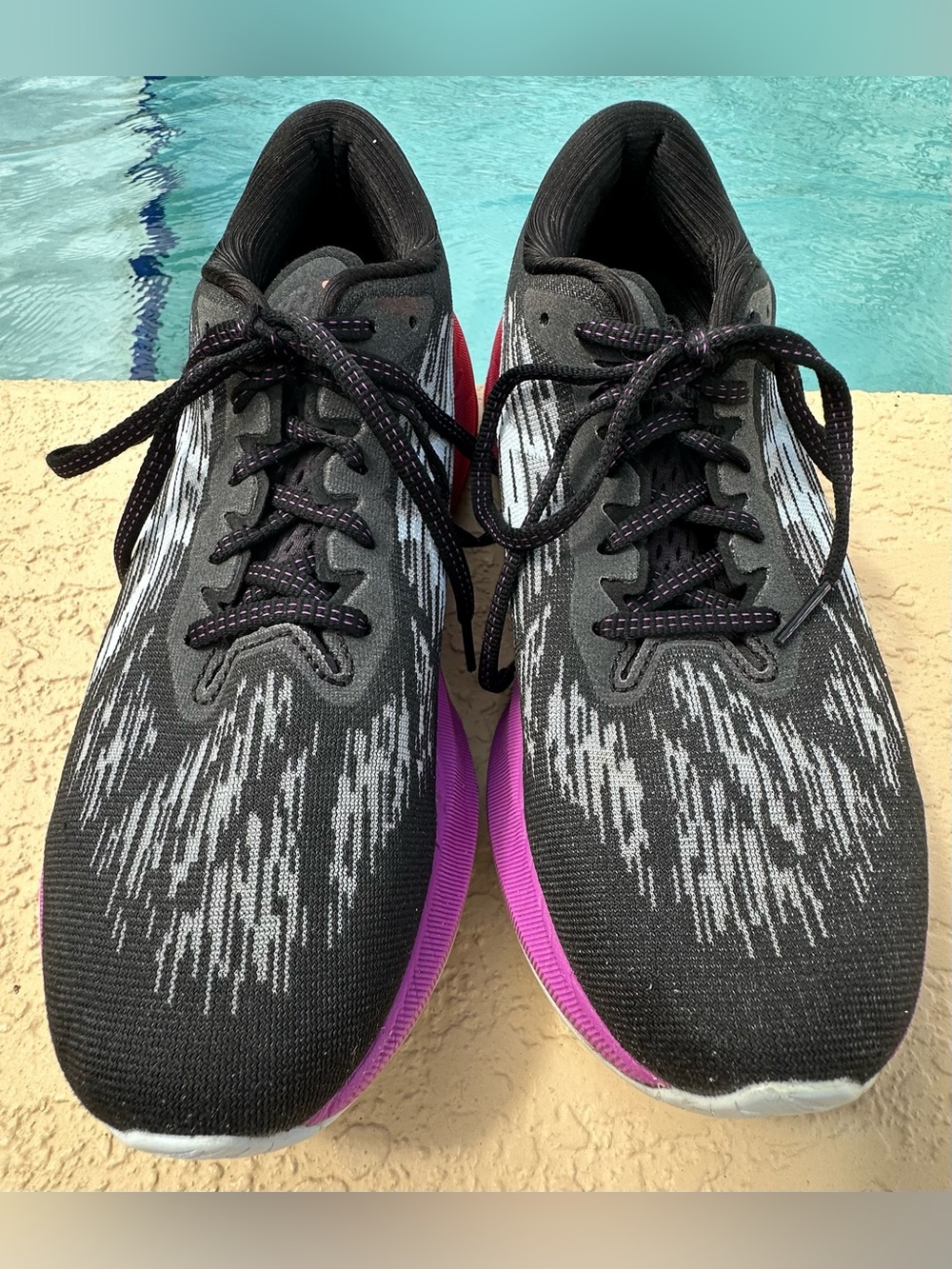 ASICS Novablast 3 Black Purple Red Running Shoes 1012B288 Women Size 9.5 in VGC - Picture 3 of 14
